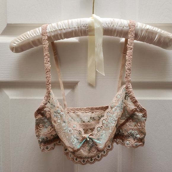 Hanky Panky Lace Bralette - Picture 7 of 7